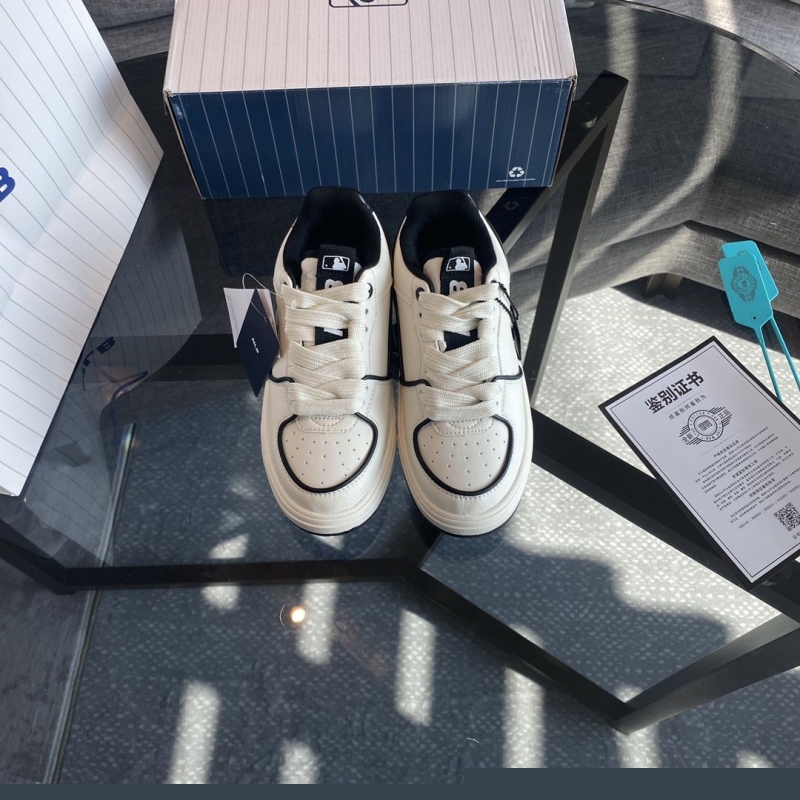 G*u*i casual shoes